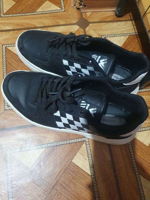 Продам кроссовки 41размер Турция