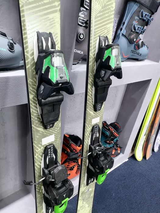 Schiuri ski Head Kore 90 Nou! 177 cm + legaturi Atomic sh