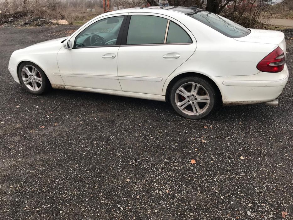 Dezmembrez mercedes e220 c180 kompressor c200 c220