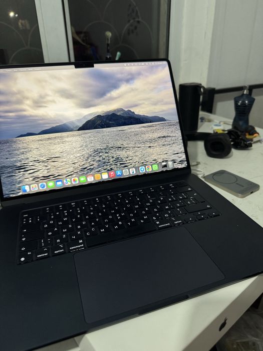 Macbook Air 2023 M2