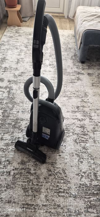 Пылесос SAMSUNG продам.