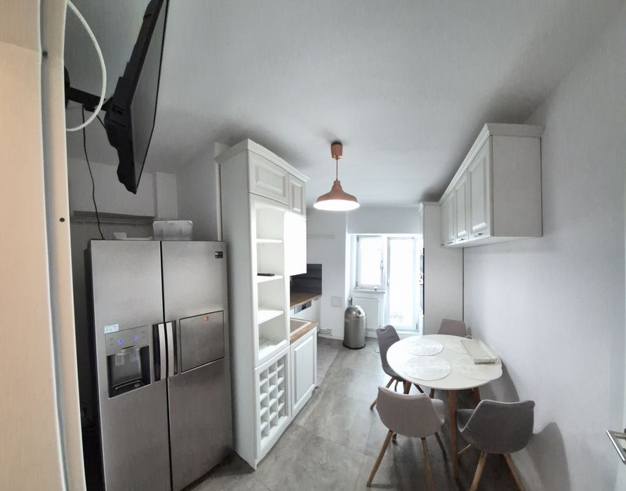 De inchiriat apartament 3 camere, Calea București- KFC– Universitate, complet mobilat si utilat