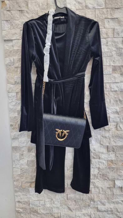 Дамска чанта Pinko + спортно-елегантен сет