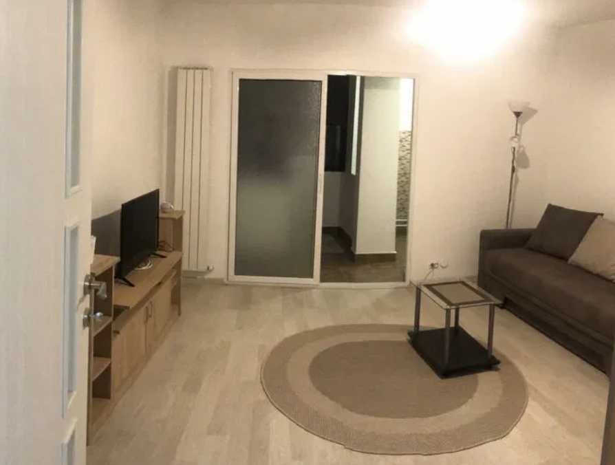 Дава се под наем Двустаен апартамент в Пловдив, Център - 49 кв.м за 198.9 € - Снимка #1