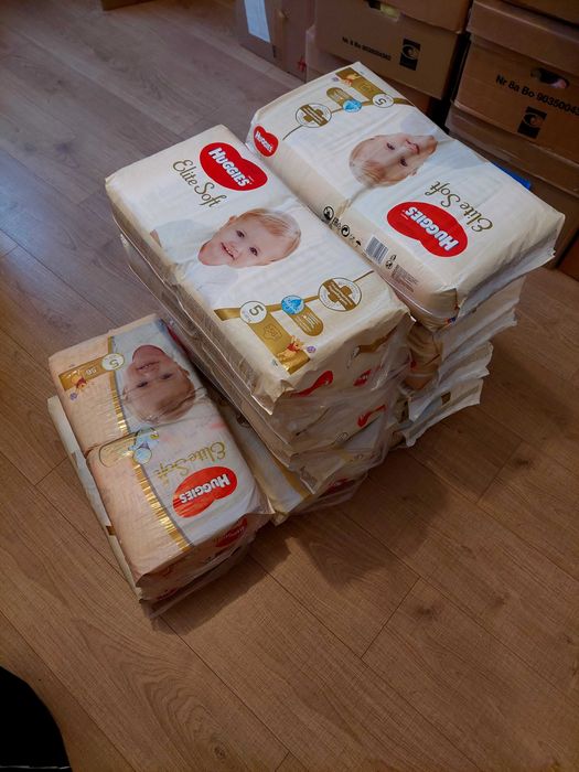 Pampers huggies scutec