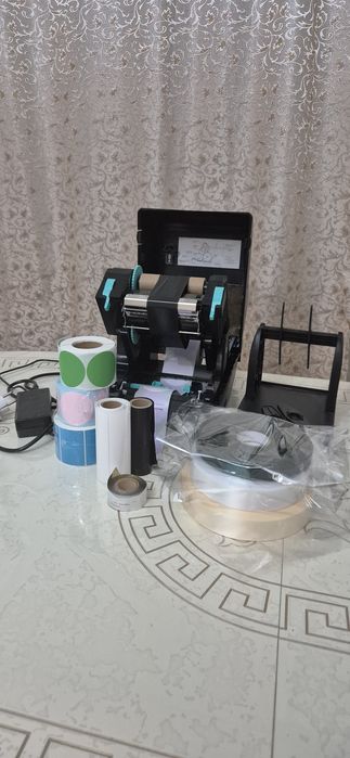 Профессиональный Bluetooth-принтер для лент и стикеров (3 в 1)