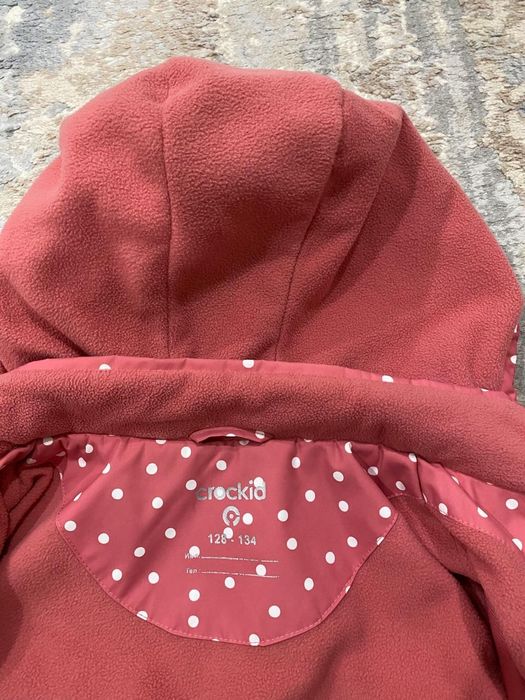 Продам куртку на девочку весна-осень