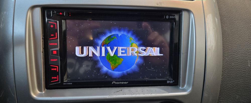 Продавам Pioneer AVH-X490DAB