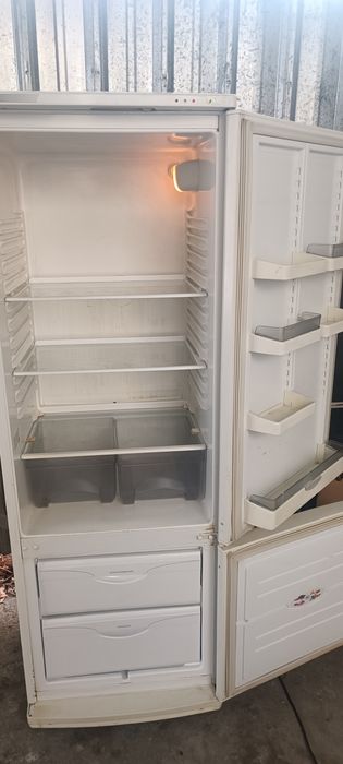Продам холодильник Атлант