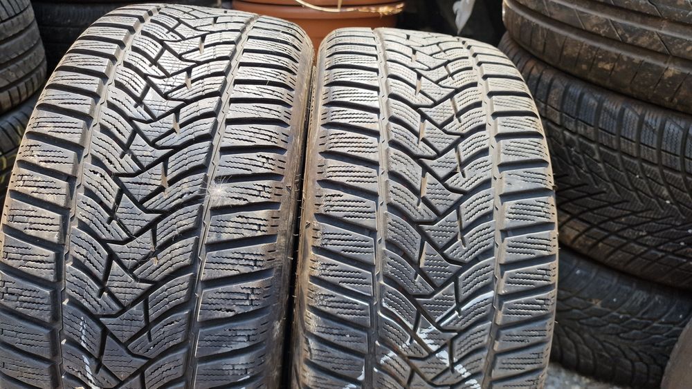 Anvelope 225/40R18 marca Dunlop, DOT 2022,8 mm,M+S