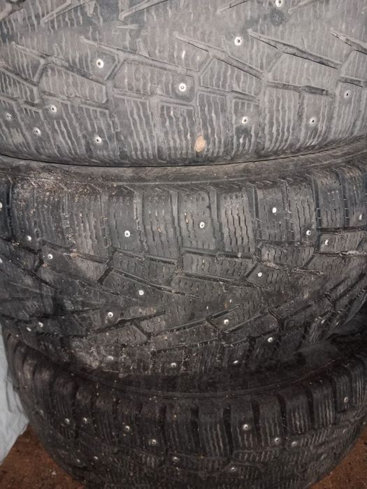 Продам зимние шины  4шт-120000