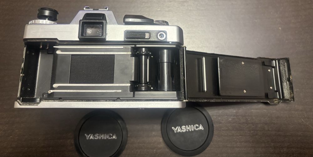 Aparat foto Yashica FR2