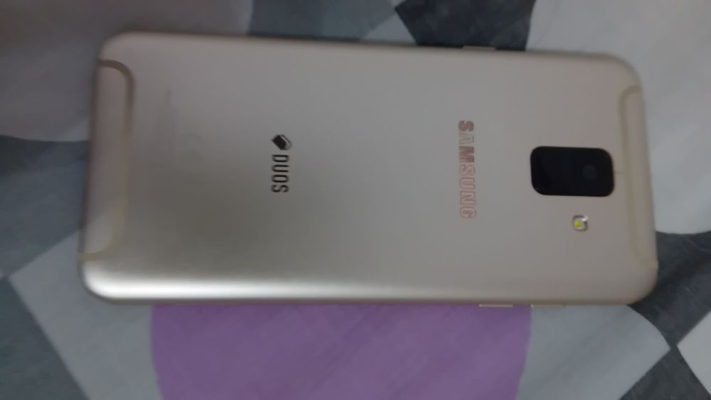 Vând telefon samsung a18 an 2018
