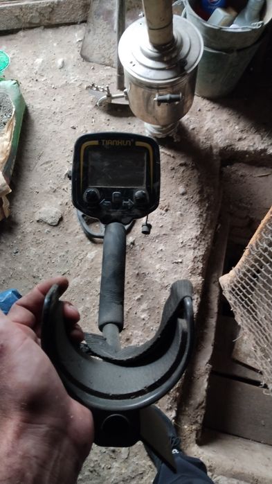 Продам металоискатель