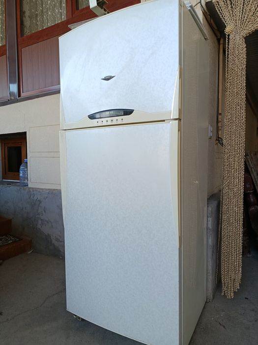 Xoladelnik sotiladi vestel