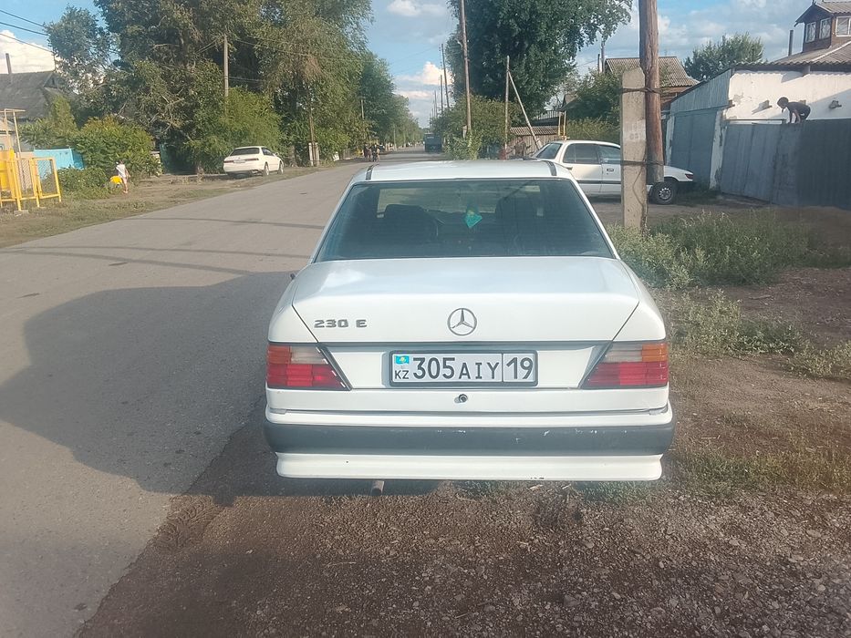 Mercedes-Benz W124 срочьно