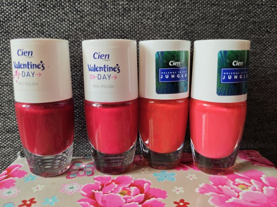 Vând lot oja pentru unghii