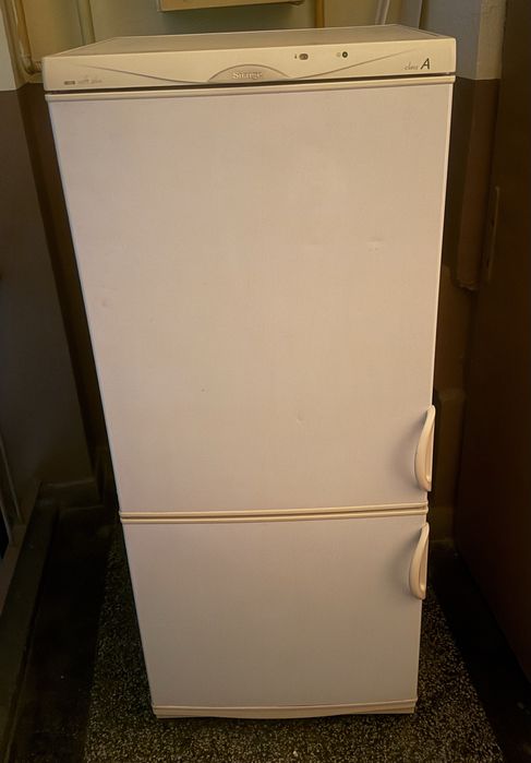 Хладилник с фризер Snaige