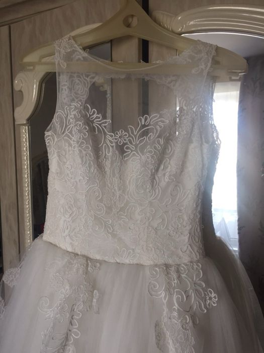Свадебное платье