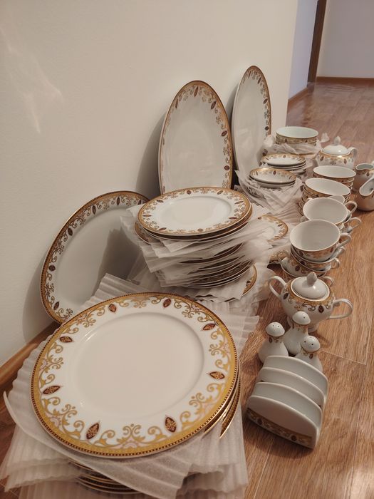 Продам посуду 102 предмет