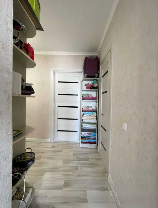 продается 2 ком квартира район Кунаева