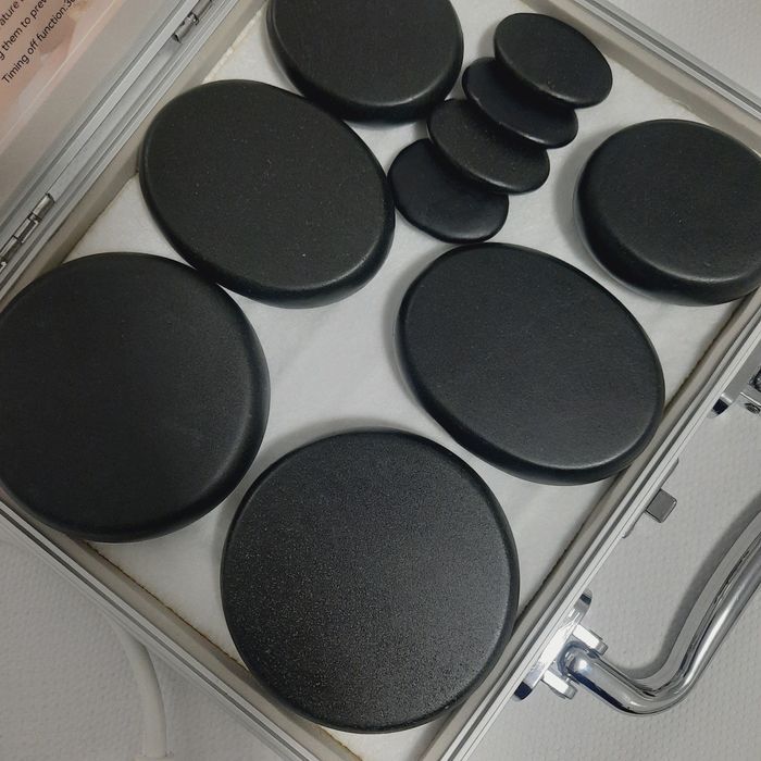 Set  complet pentru masaj cu pietre calde cu incalzitor (în stare foarte buna)