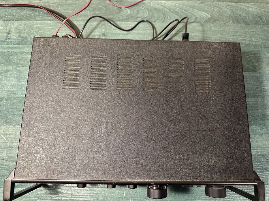 Рядък винтидж усилвател Lehnert SV 901 големи VU метри