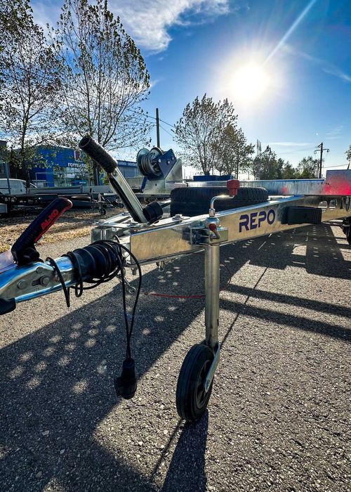 Platforma Auto Repo 4M 5M  2000 - 2700 KG Trailer Auto