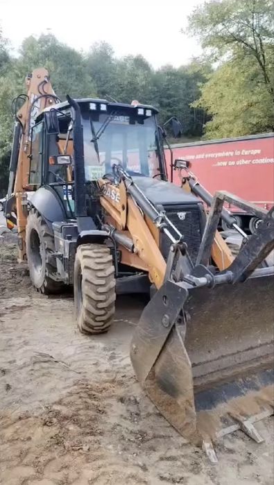 Inchiriez buldoexcavator