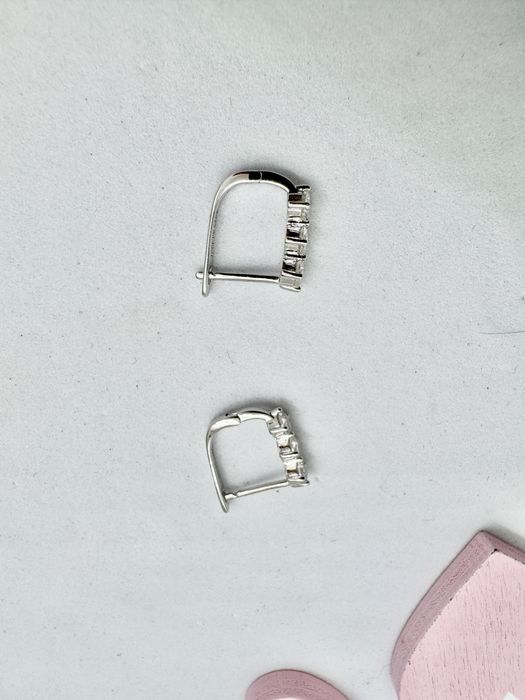 Сребърни обеци с мойсанит (диамант) 0.6 карата  6 камъка *0.1 карата