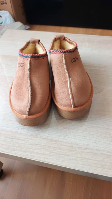 UGG de damă  mărimi 38 39. 40