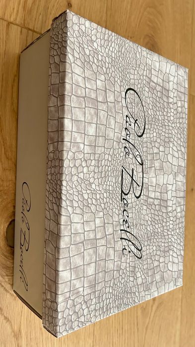 Сандали тъмно сини с ток