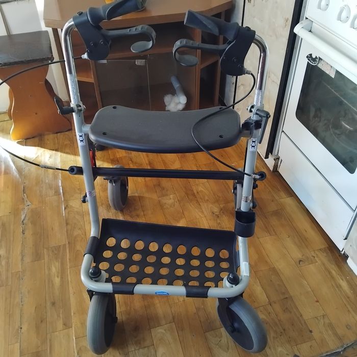 Продам ходунки для взрослых