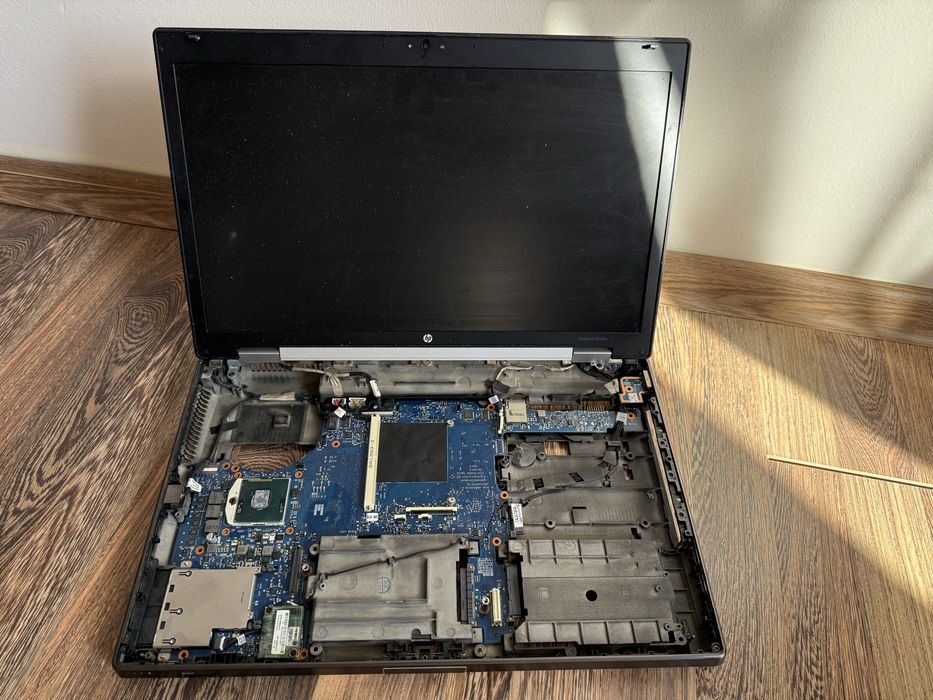 Desplay Laptop HP EliteBook 8760w
