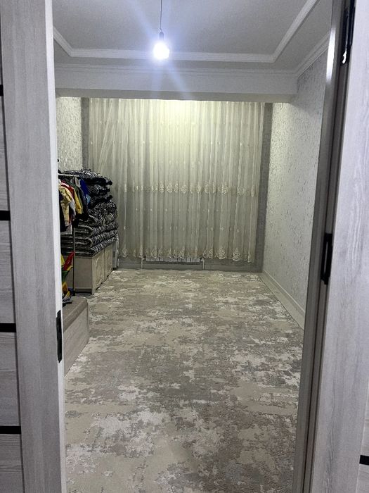 Uy sotiladi Index bozor yonida novastroyka