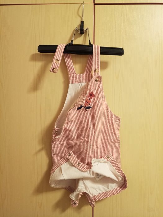 Salopeta pentru fete- M&S- pentru 9-12 luni(74-80 cm)