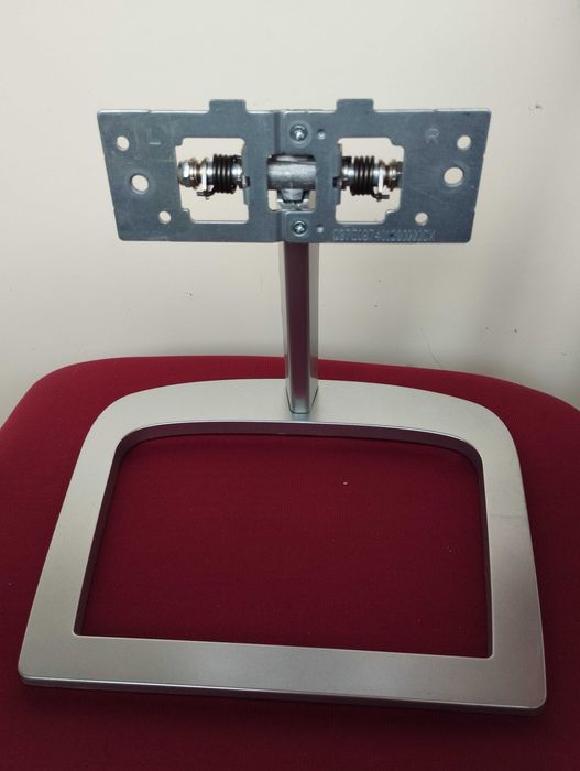 Стойка за монитор PHILIPS 27 inch и универсална стойка за монитор 24