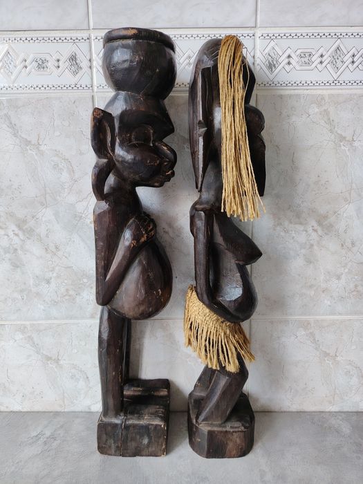 Статуэтки деревянные