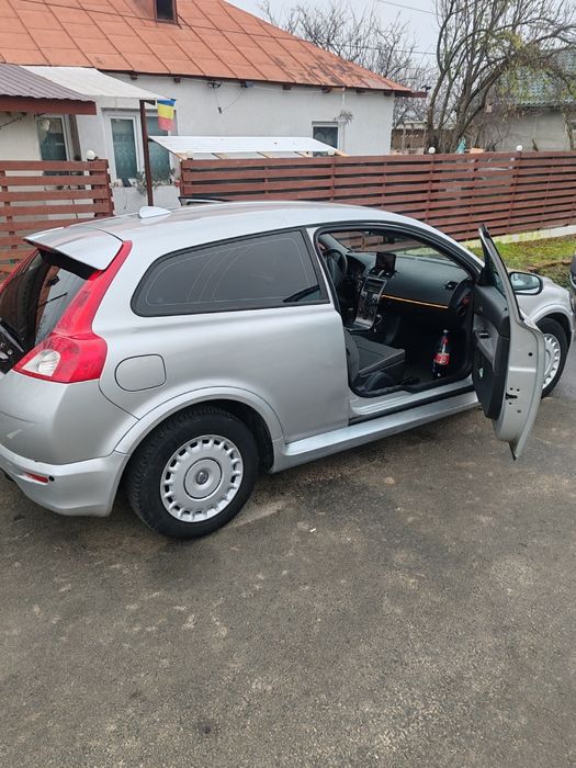 Vând volvo c30 1.6