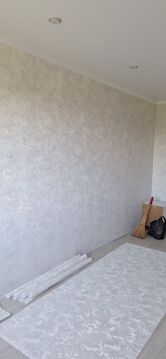 Обои. Ламинат. Плинтуса