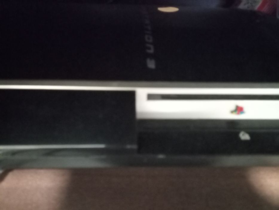 Vând PlayStation 3