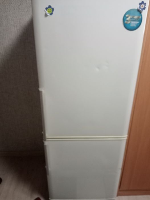 Холодильник.стиралка шкаф .диван срочно продам