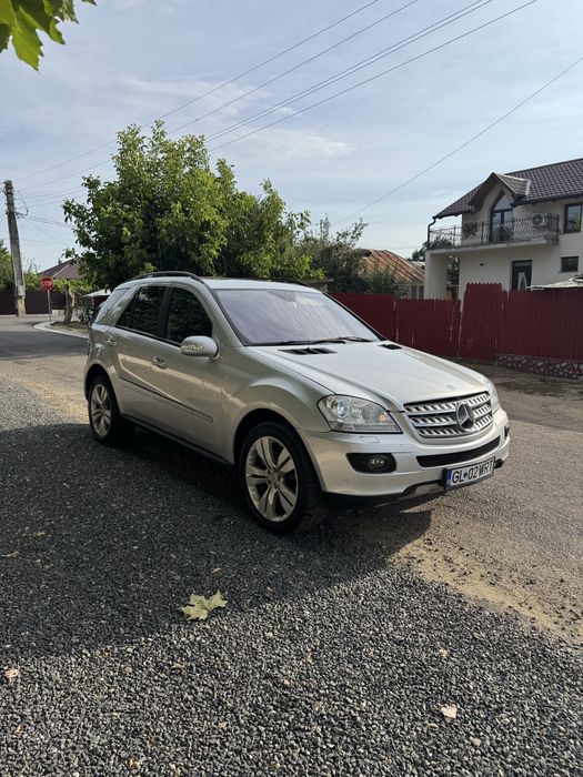 Mercedes ML320 2008 stare foarte buna