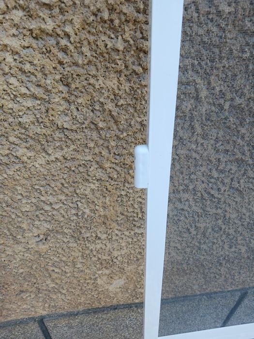 Комарници,На 1 сезон ,нови направени от здрави, качествени материали.