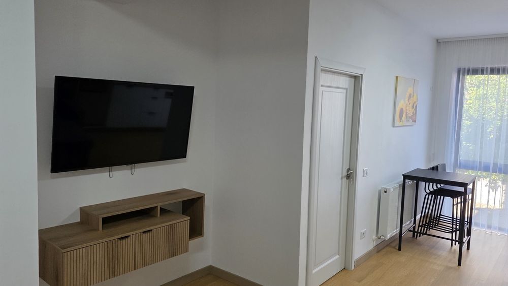 Închiriez studio cu un dormitor