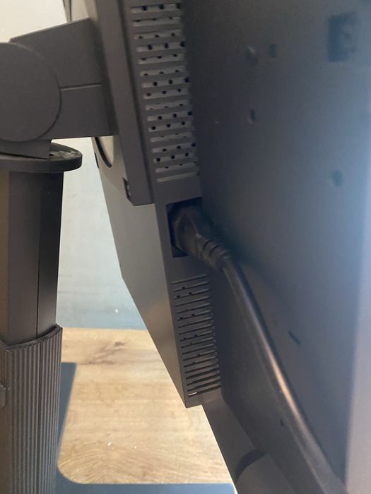 Vând monitor profesional EIZO FlexScan S1901, diagonală 19 inch, format 5:4.