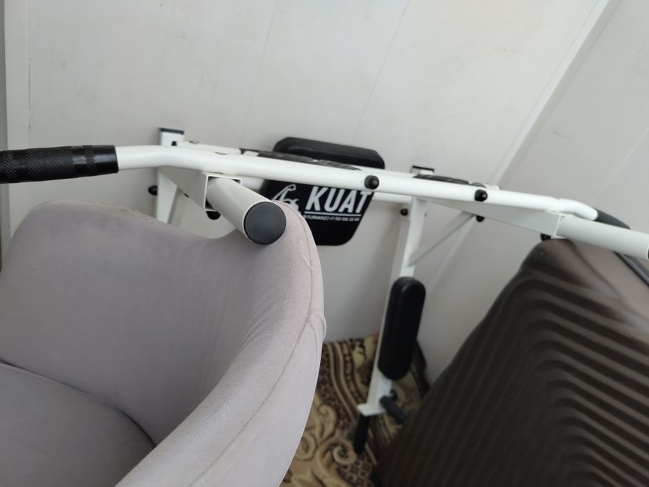 Продам турник Куат с болтами