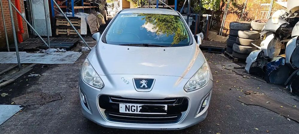 Dezmembrari / Dezmembrez Peugeot 308 1.6 DV6C cutie viteze manuală cod culoare EZR - VOPSEA GRI ALUMINIU