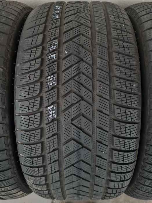 Зимни гуми Спорт П.PIRELLI Scorpion 315 35 R22  275 40 R22 дот 3821