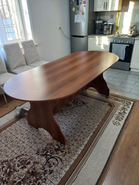 Продам стол и стулья